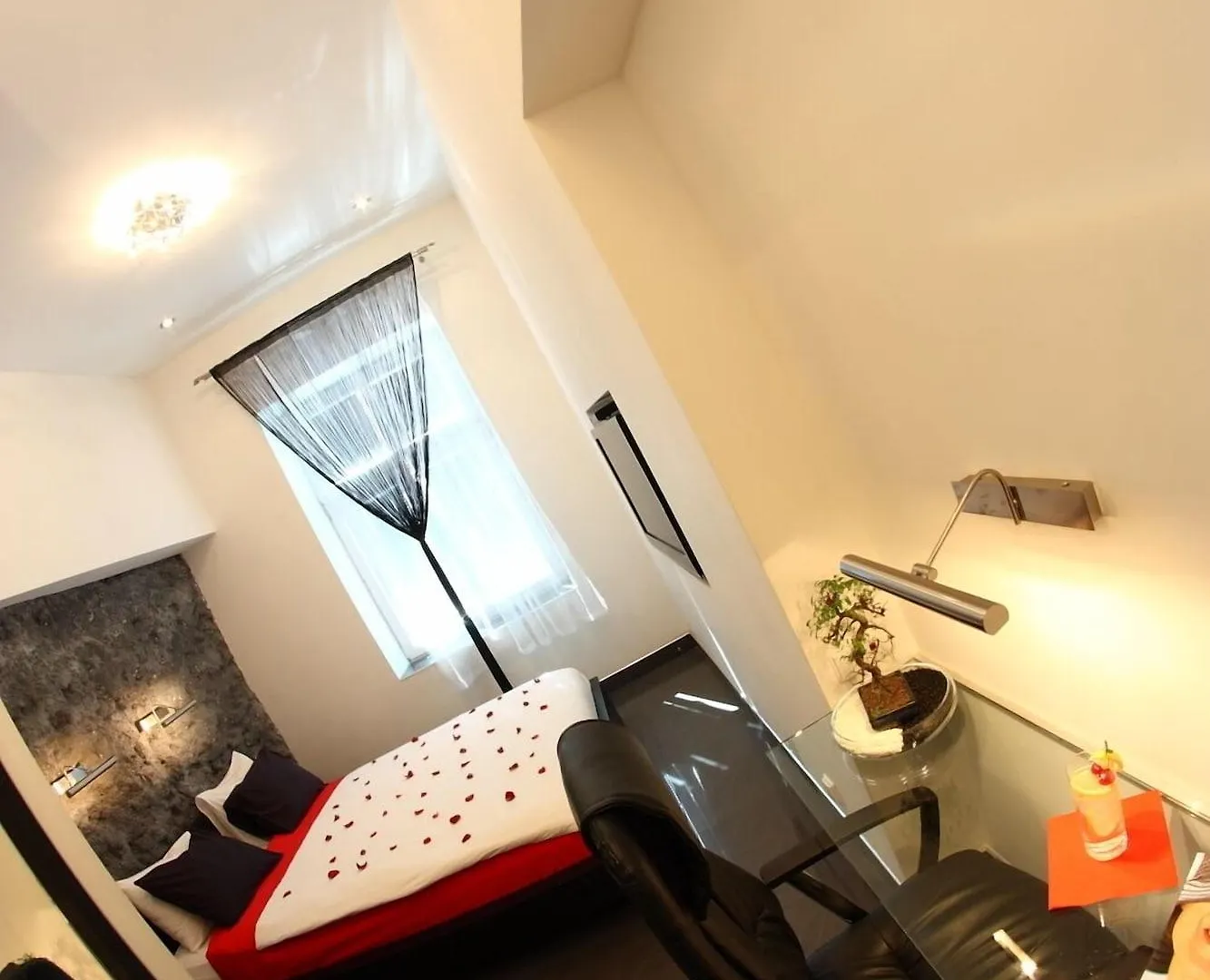 Komorowski Luxury Guest Rooms Krakau