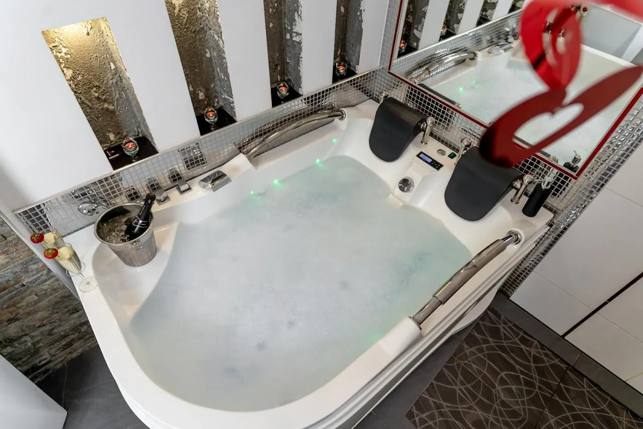 Aparthotel Komorowski Luxury Guest Rooms Krakow