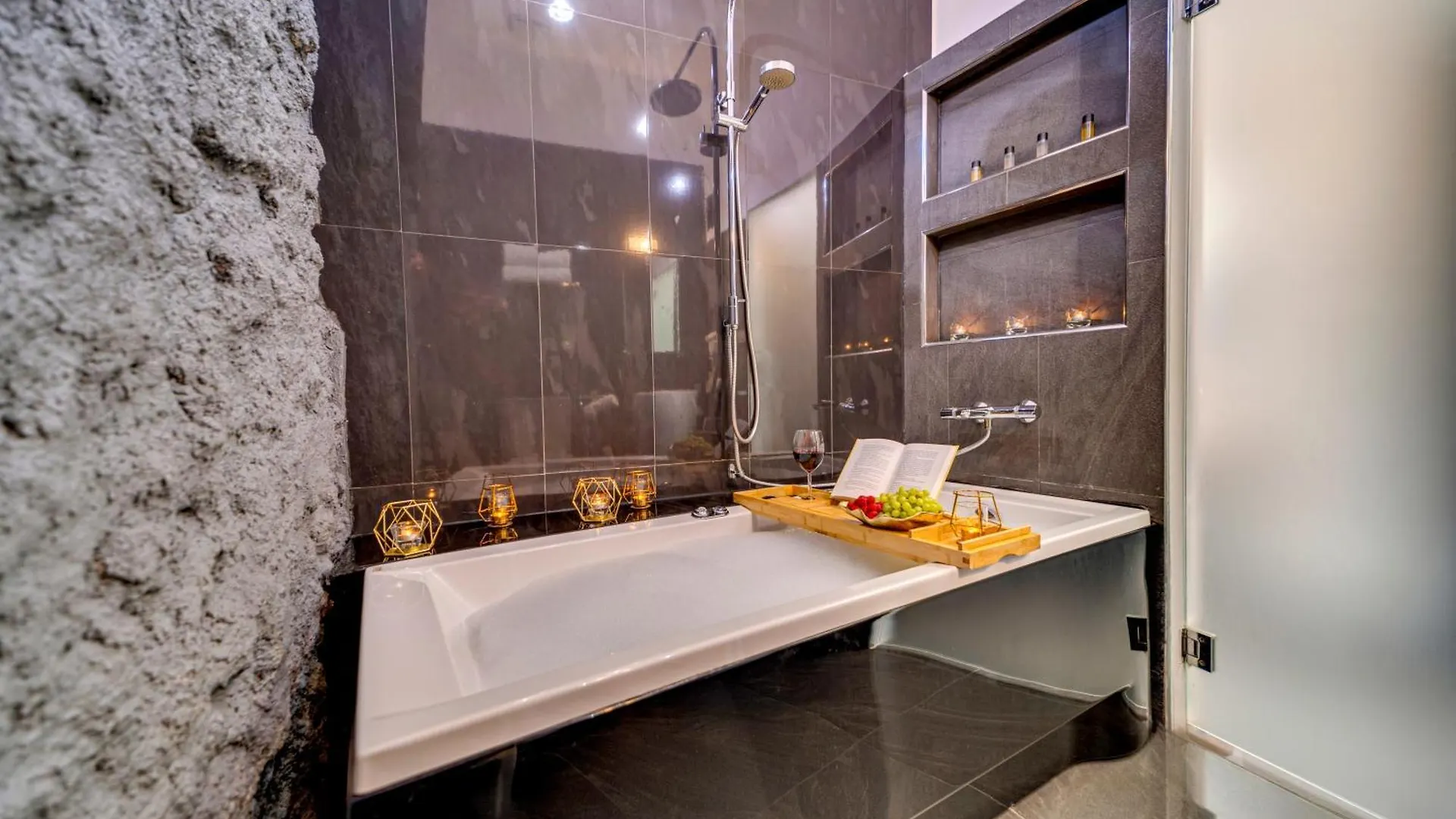 Komorowski Luxury Guest Rooms Krakow 4*,  Poland